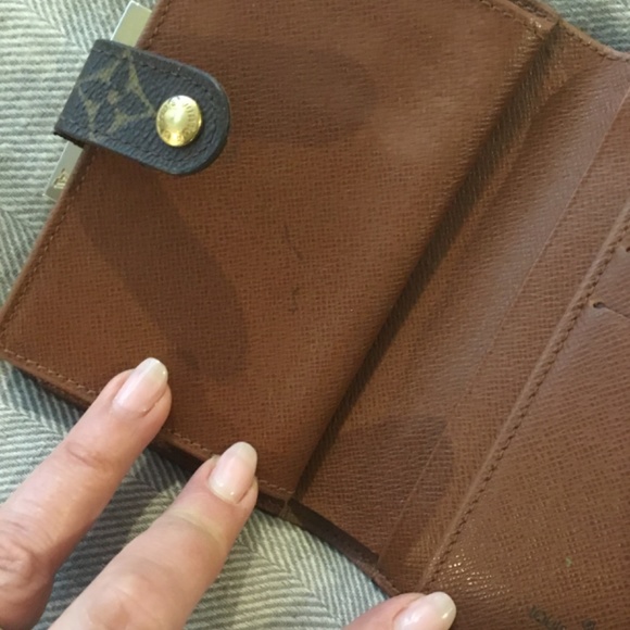 Authentic Louis Vuitton Kiss Lock Compact Wallet - Picture 5 of 6